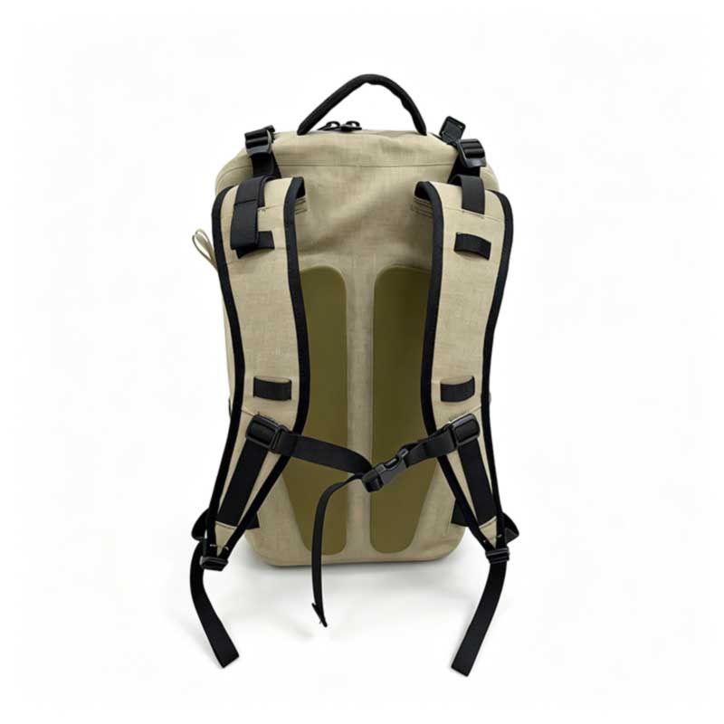Back panel of the SL-E724 showing twin contoured cushion pads and sternum strap